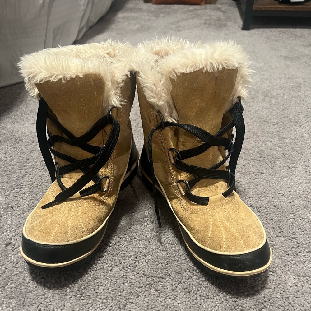 Sorel Snow Boots - Women’s 7.5